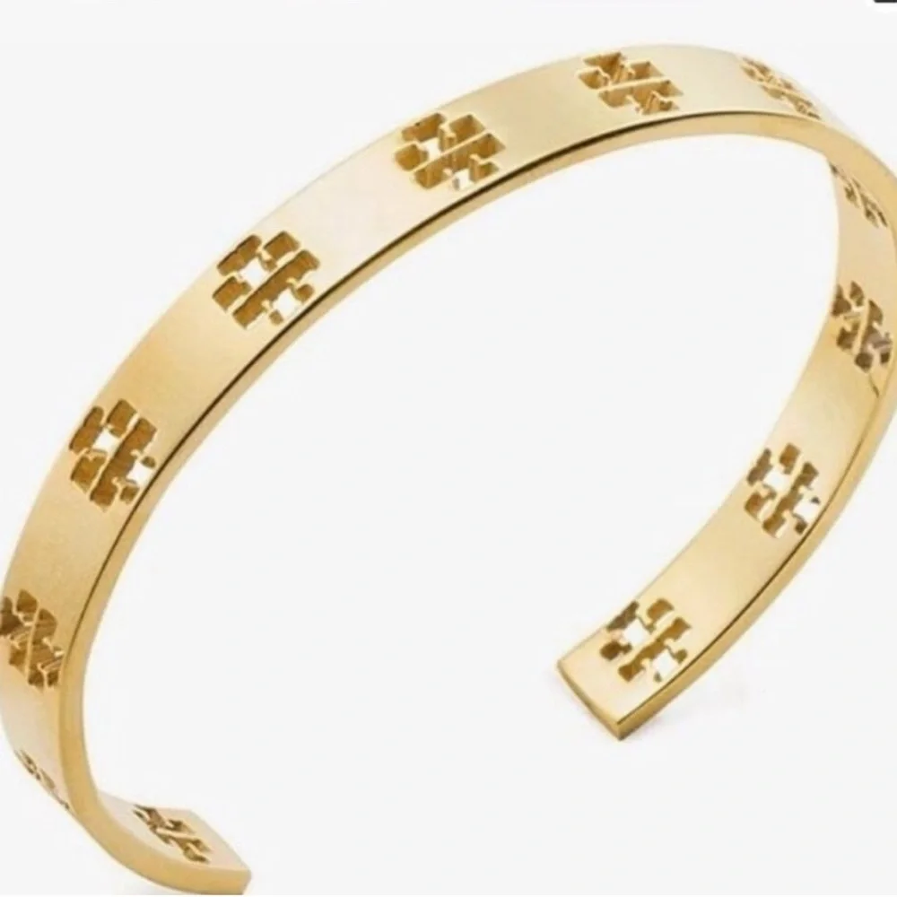 Designers Brands For Customers That Love To Wear Casual and Elegant Accessories;